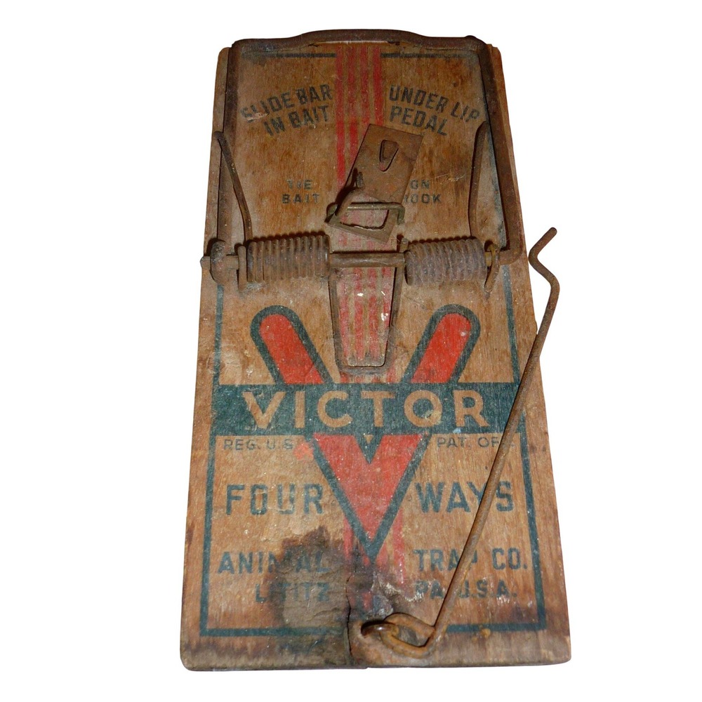 Vintage Victor Four Ways Rat Trap‎ Animal Trap Co. Lititz PA Primitive Decor